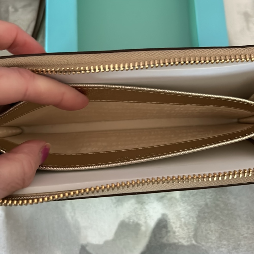 Kate Spade Gold Saffiano Leather Zip Around Wristlet Wallet Storybook Lining NIB - Picture 9 of 16